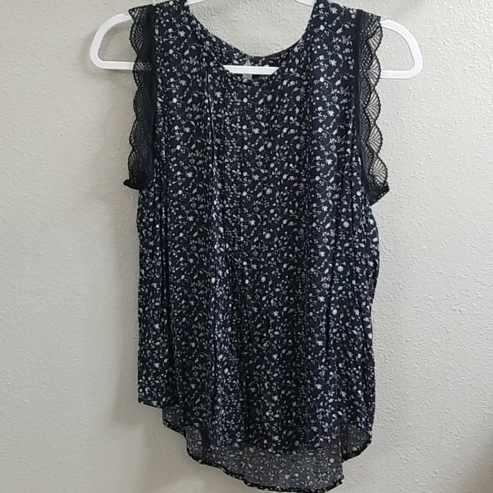 Collective Concept Size S Black w/flowers